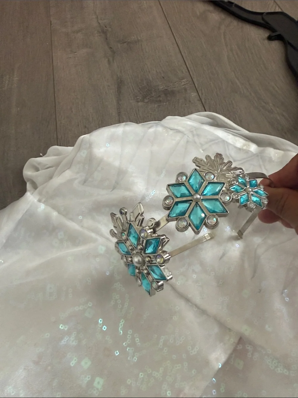Disney Store Elsa White Dress with Light Blue Ombre Sequin Overlay Costume